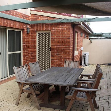Albury Suites - Schubach Street Phòng bức ảnh
