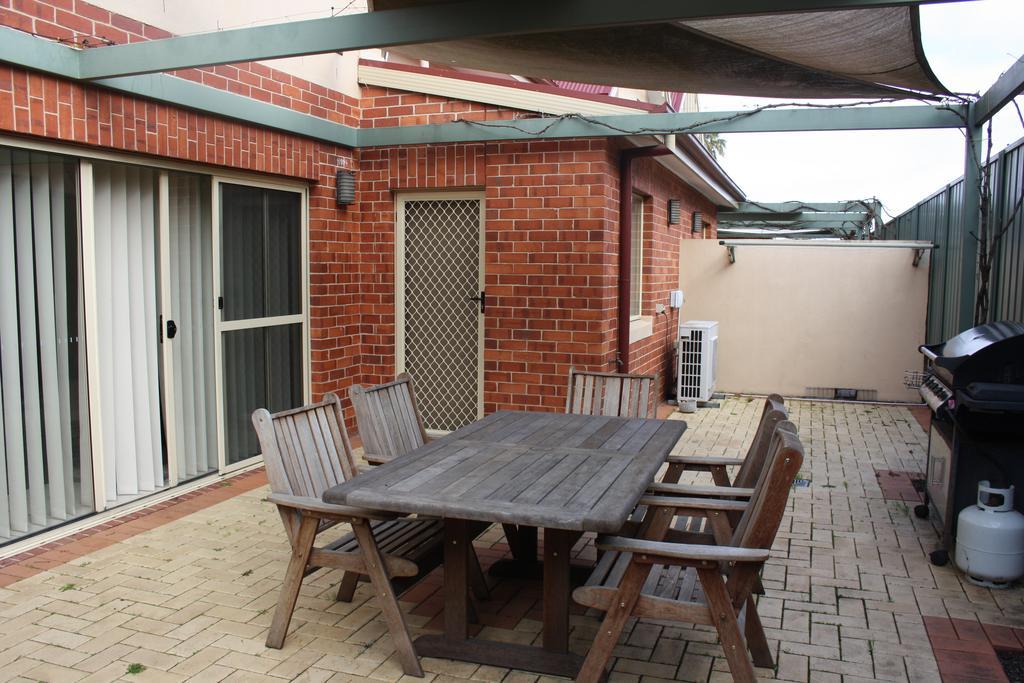 Albury Suites - Schubach Street Phòng bức ảnh