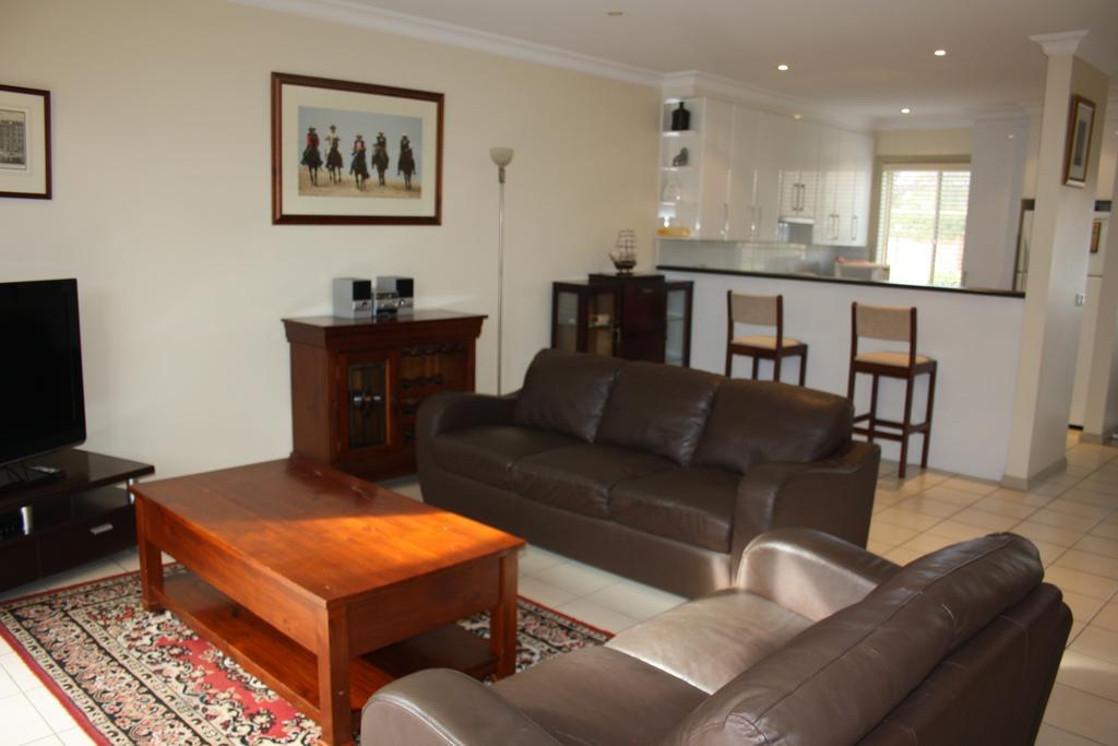 Albury Suites - Schubach Street Phòng bức ảnh